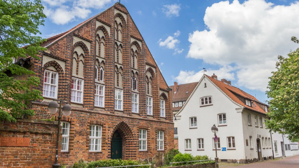 Historisches Kirchgebäude in Uelzen, Einsatzgebiet von Möbeltaxi Lüneburg